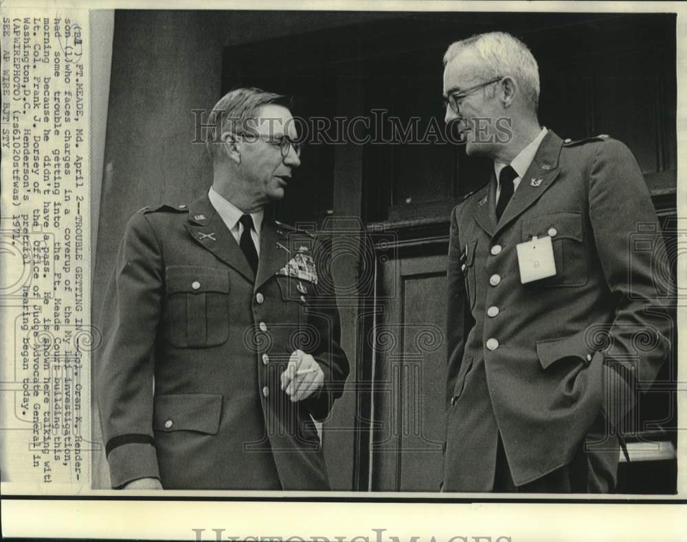 1971 Colonel Oran Henderson shown with Lt. Colonel Dorsey at court - Historic Images