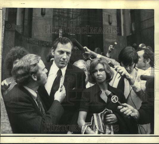 1972 Clifford and Edith Irving met by newsmen at State Supreme Court - Historic Images