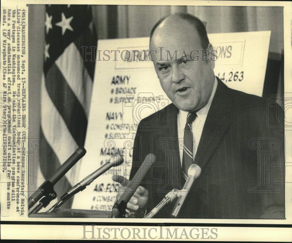 1969 Defense Secretary Melvin Laird at Pentagon news conference. - Historic Images