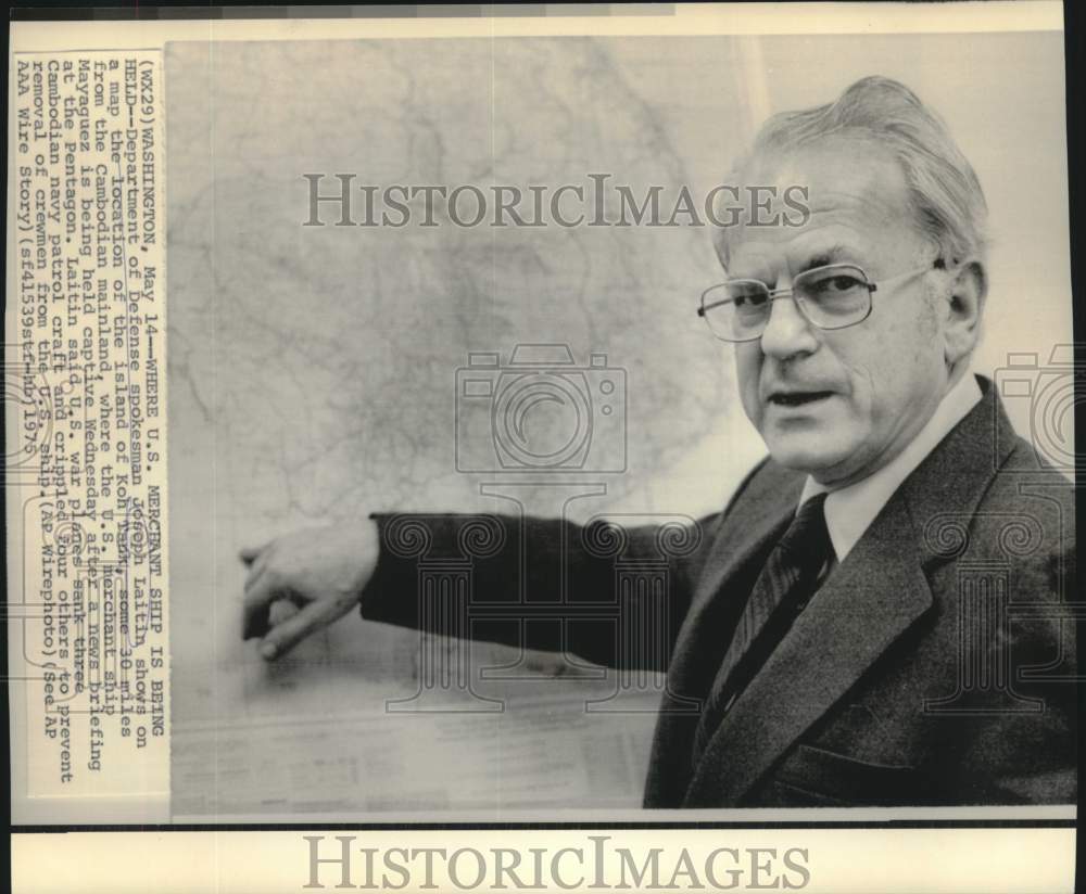 1976 Press Photo Department of Defense spokesman Laitin at Pentagon news brief. - Historic Images