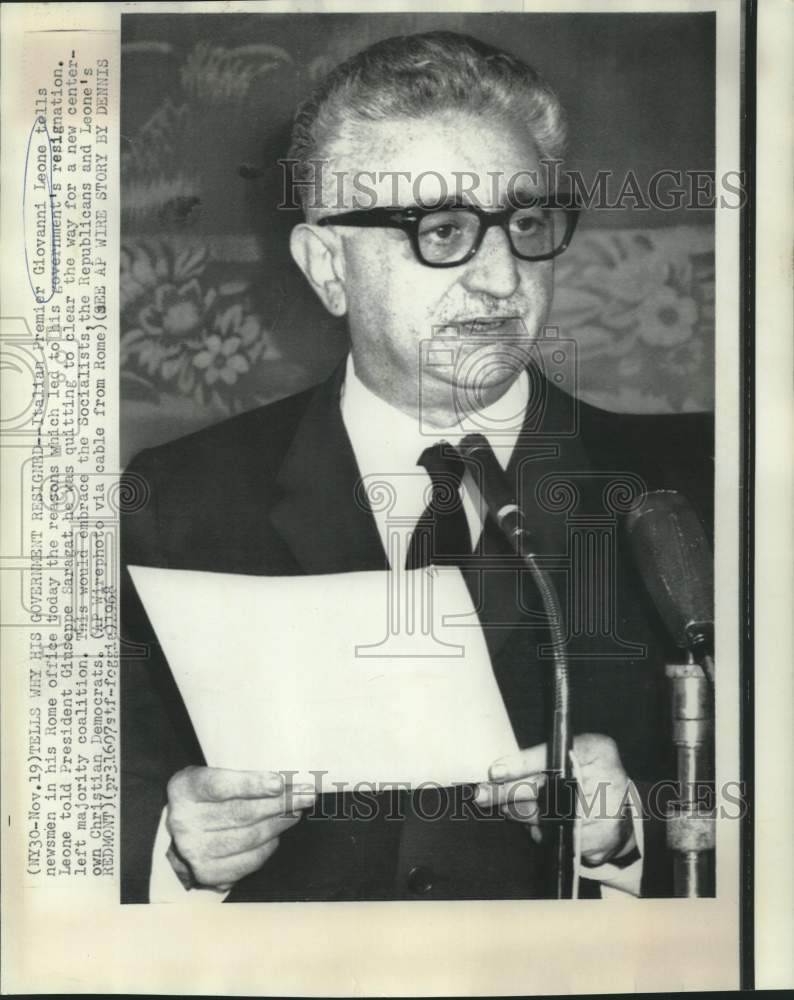 1968 Italian Premier Giovanni Leone with newsmen in Rome - Historic Images