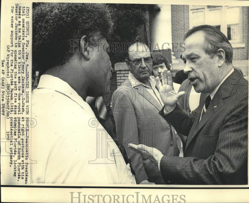 1972 Press Photo Senator Henry Jackson talks with residents of North Florida-Historic Images