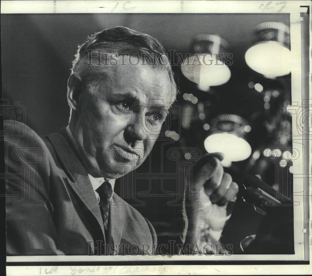 1969 Press Photo Jenkin L. Jones at Washington news conference - Historic Images