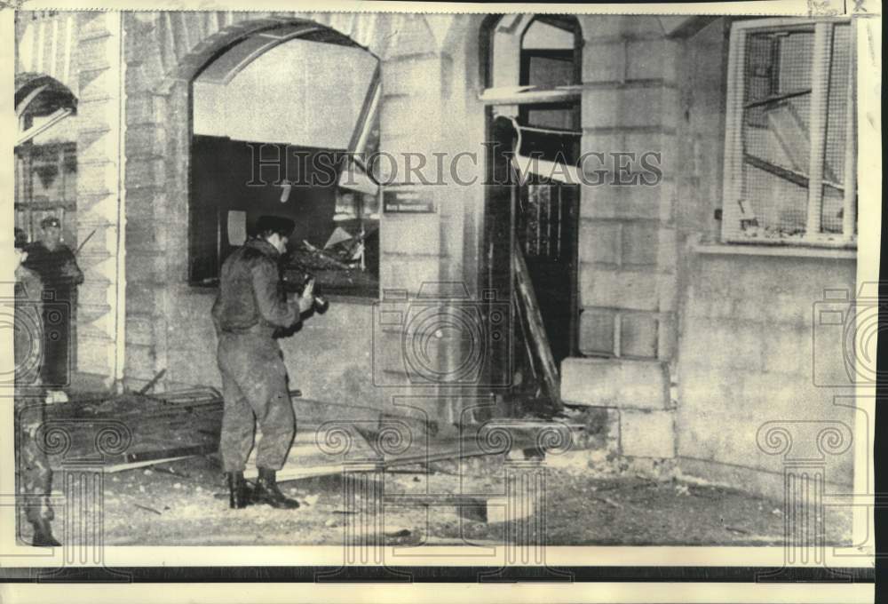 1971 British troops move in to search bombed Londonderry tax office - Historic Images