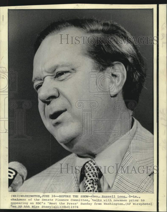 1974 Press Photo Senator Russell Long with newsmen in NBC studio. - now17491-Historic Images