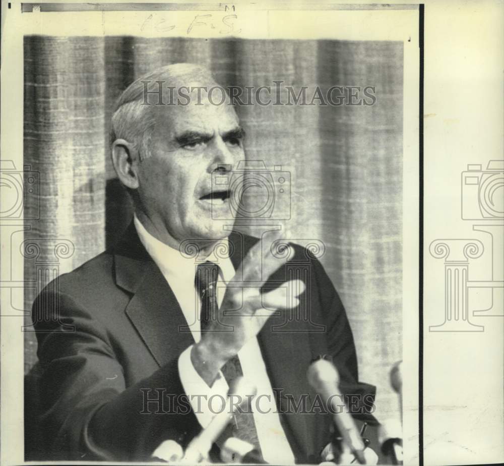 1973 Press Photo California Bar President Leonard Janofsky at news conference - Historic Images