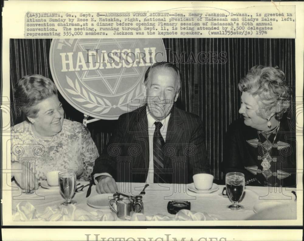 1974 Senator Henry Jackson greeted at Hadessah Convention in Atlanta - Historic Images