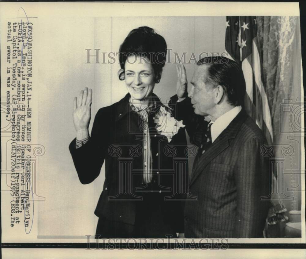 1975 Press Photo Representative Marilyn Lloyd in re-enactment swearing ceremony-Historic Images