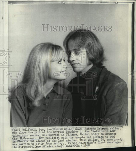1968 Actress Deborah Walley and drummer Chet McCracken wed in Mexico - Historic Images