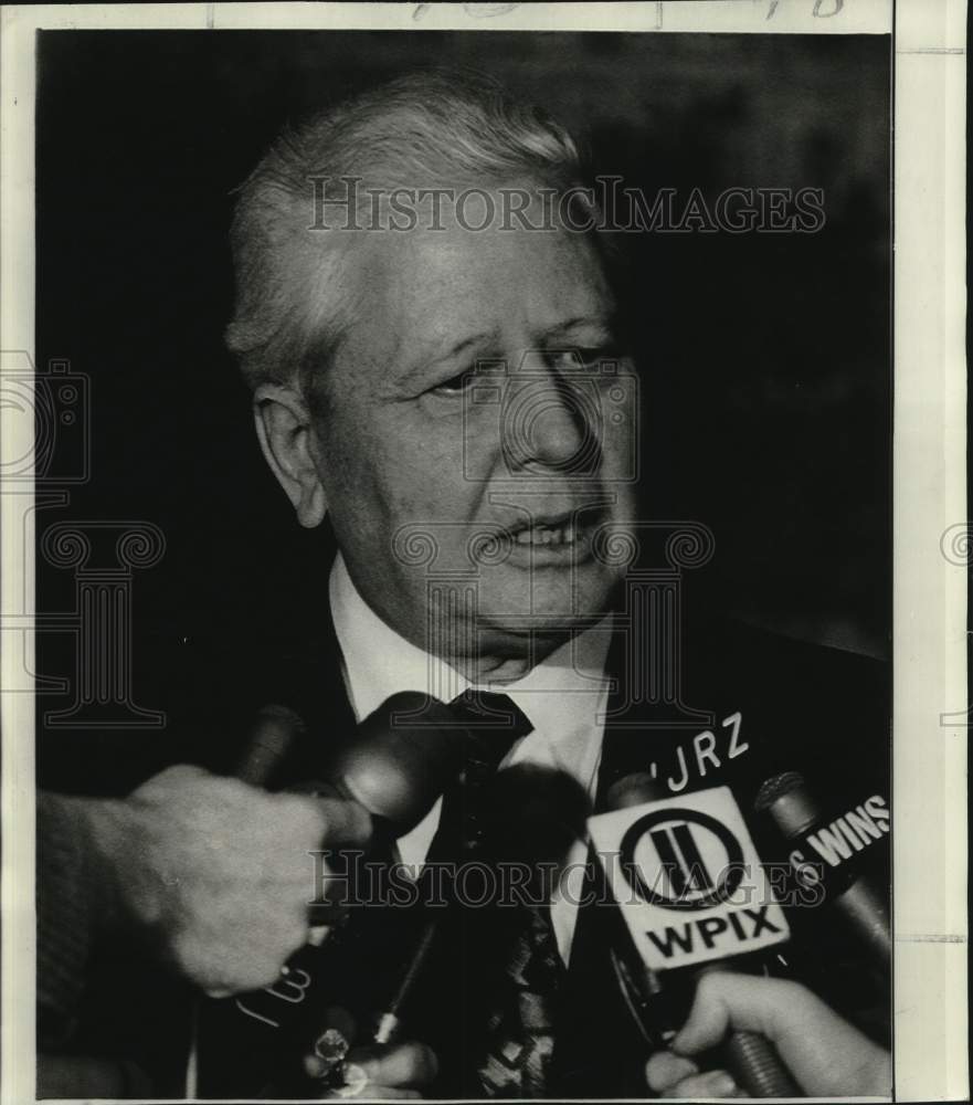 1970 Treasury Secretary David Kennedy talks with newsmen - Historic Images