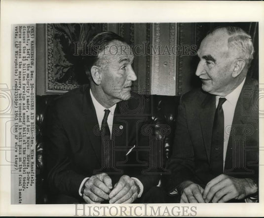 1963 Press Photo Senators Mike Mansfield and Morse confer at Capitol Hill - Historic Images