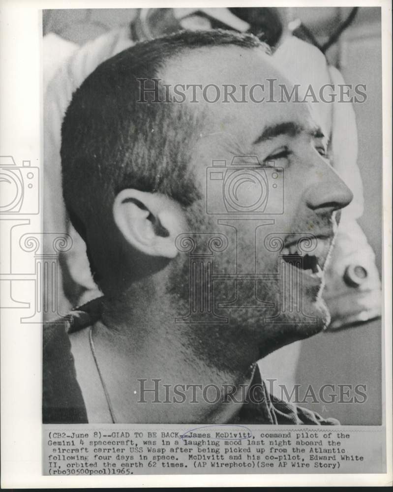 1965 Press Photo Gemini 4 command pilot James McDivitt laughing aboard USS Wasp-Historic Images