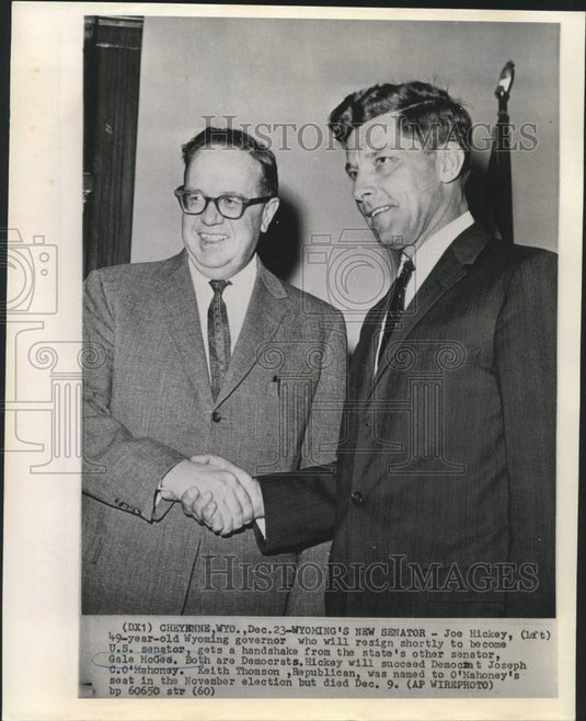 1960 Press Photo Joe Hickey and Gale McGee of Wyoming shake hands - now20775-Historic Images
