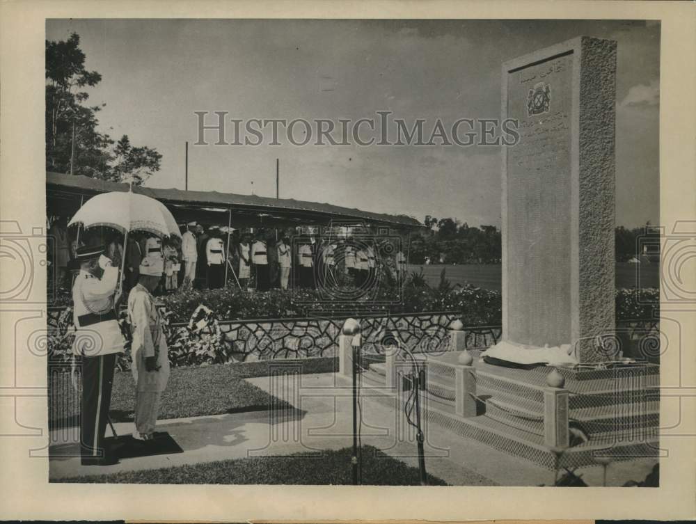 1960 Press Photo Port Dickson, Malaya War Memorial tribute - now20976-Historic Images