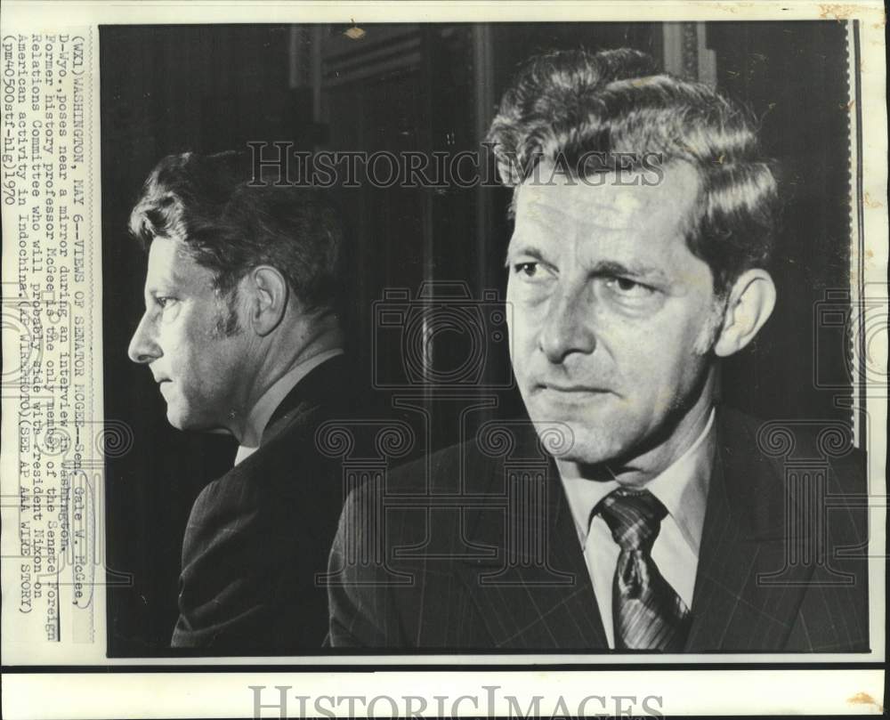 1970 Press Photo Senator Gale McGee poses near mirror during interview.-Historic Images