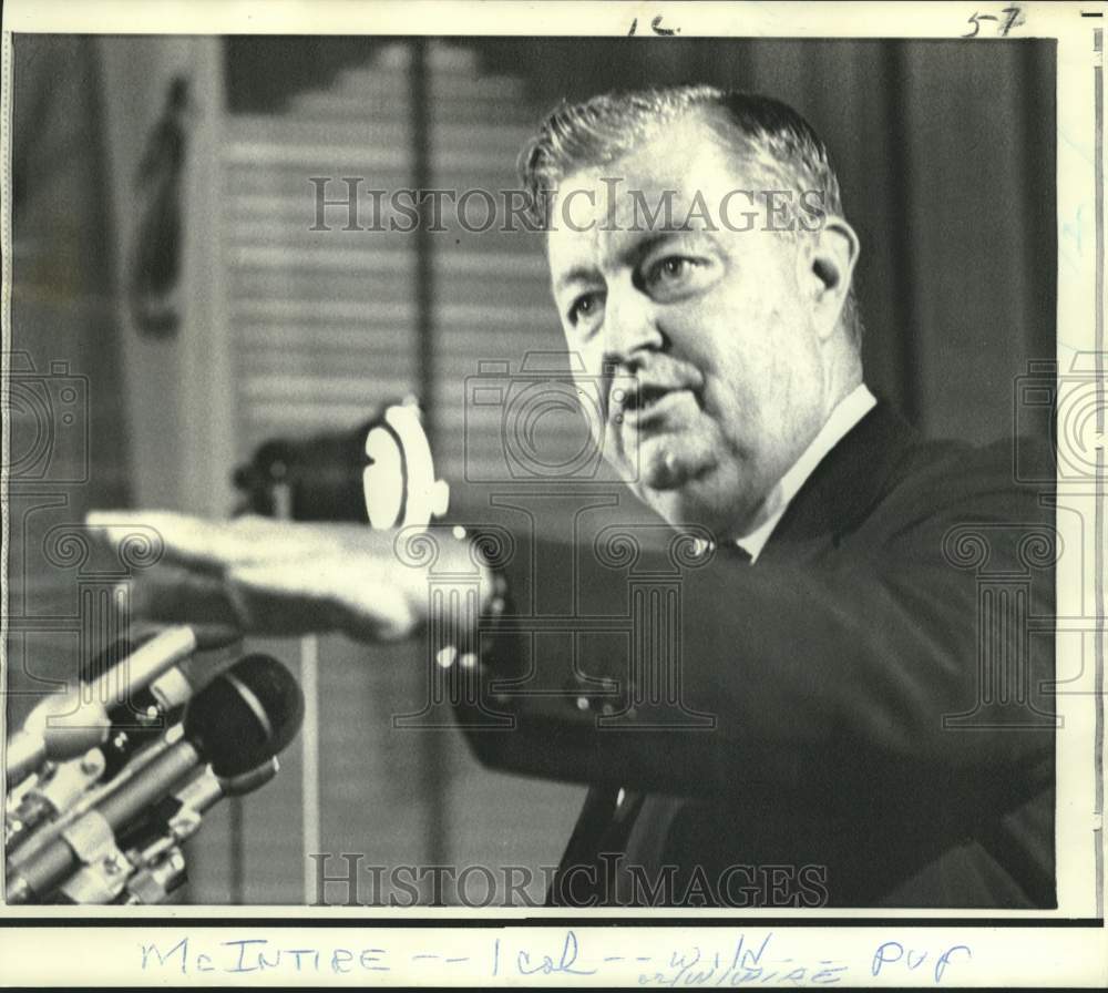 1970 Press Photo Reverend Carl McIntire shown at microphones. - now21108-Historic Images