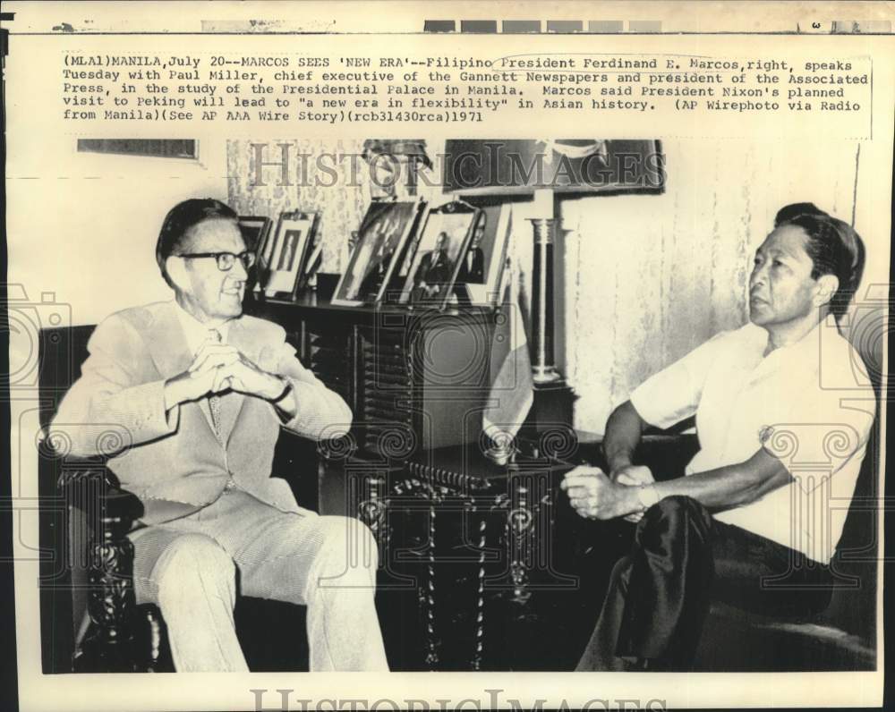 1971 Press Photo Philippines&#39; President Marcos with Paul Miller in Manila-Historic Images