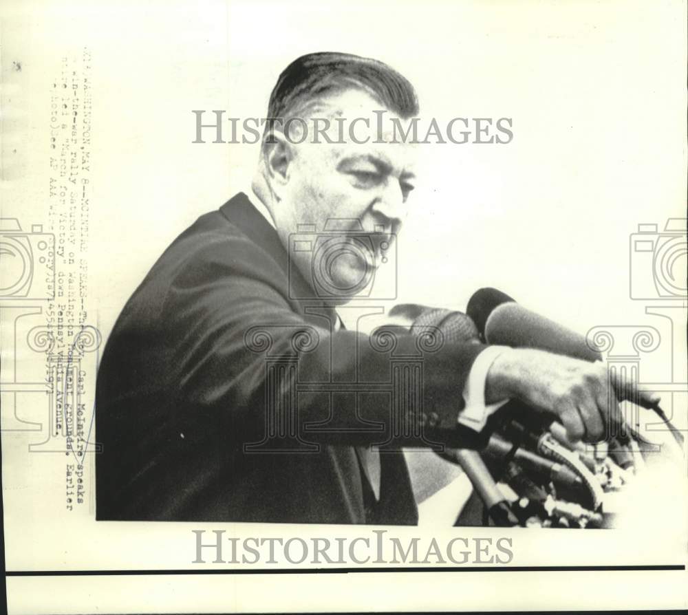 1971 Press Photo Reverend McIntire speaks at win-the-war Washington rally-Historic Images