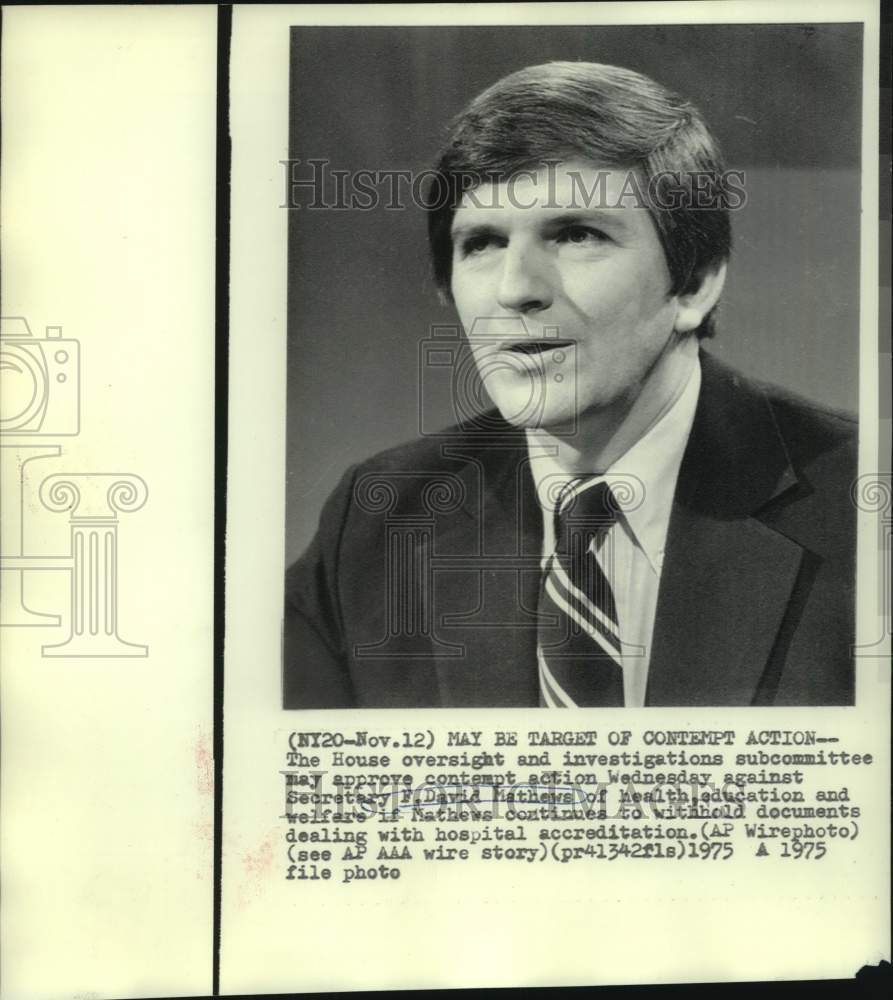 1975 HEW Secretary David Mathews may be target of contempt action - Historic Images