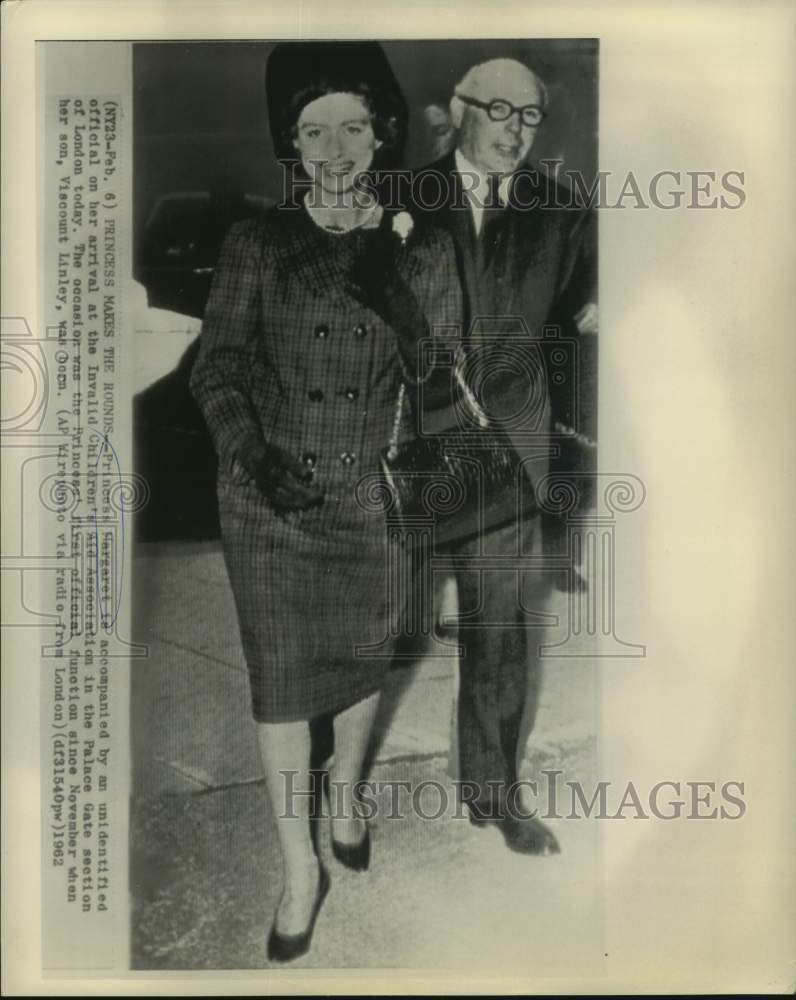 1962 Press Photo Princess Margaret and another at Invalid Children&#39;s Aid - Historic Images