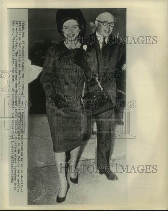 1962 Press Photo Princess Margaret and another at Invalid Children's Aid - Historic Images