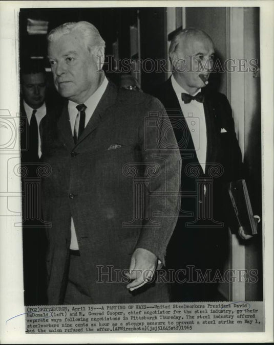 1965 Press Photo United Steelworkers' McDonald and negotiator Cooper part ways-Historic Images