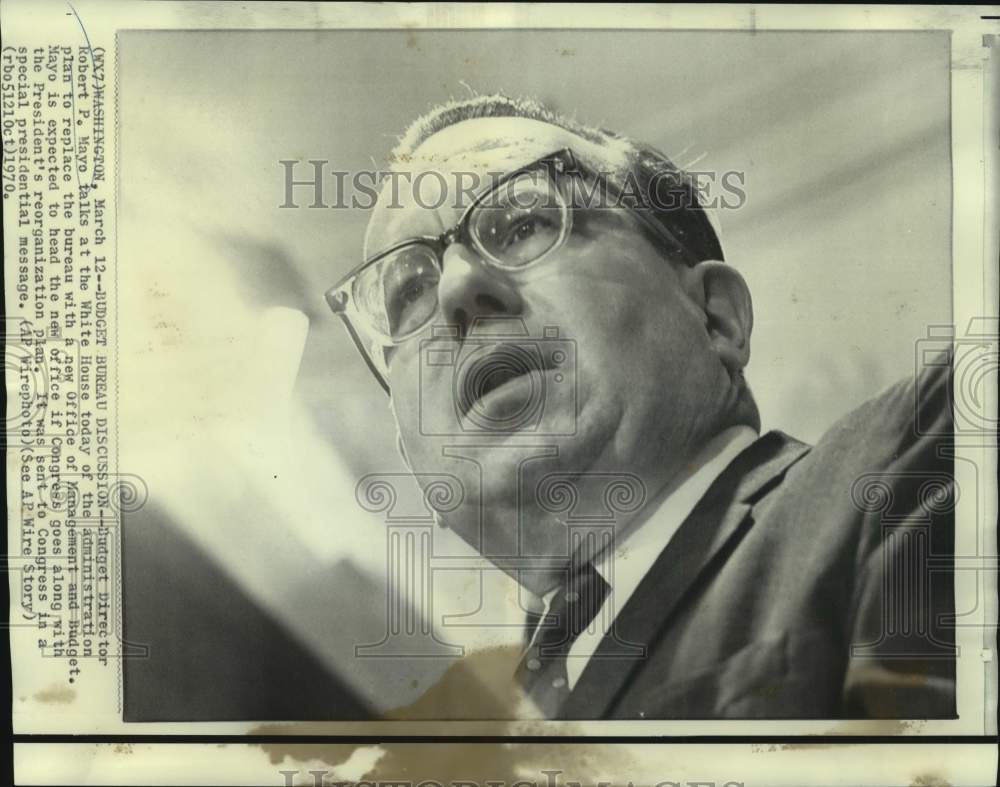 1970 Budget Director Robert Mayo talks at White House - Historic Images