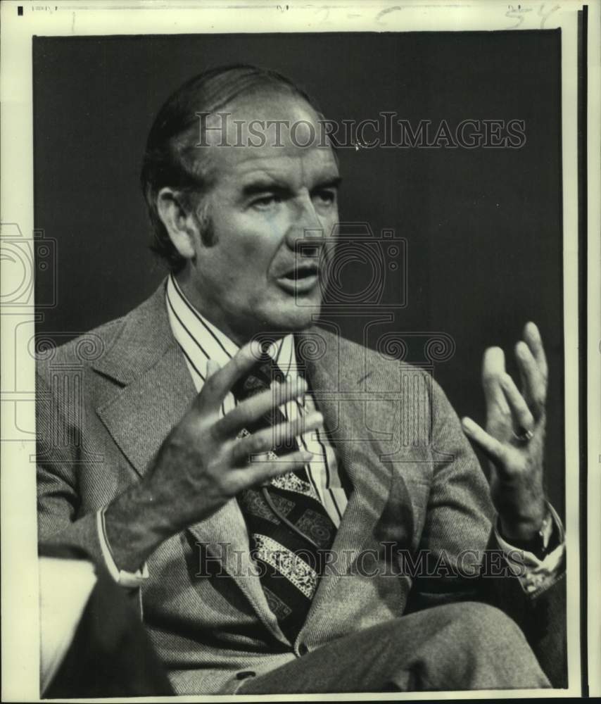 1972 Senator George McGovern speaking - Historic Images