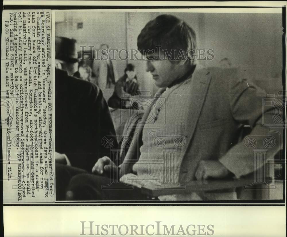 1971 Russian refugee Serge Kourdakov arrives in Vancouver, Canada - Historic Images