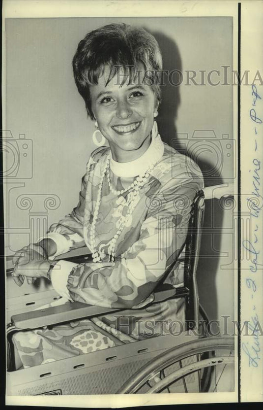 1972 Press Photo Multiple Sclerosis' poster girl former Miss Kansas Linda Light - Historic Images