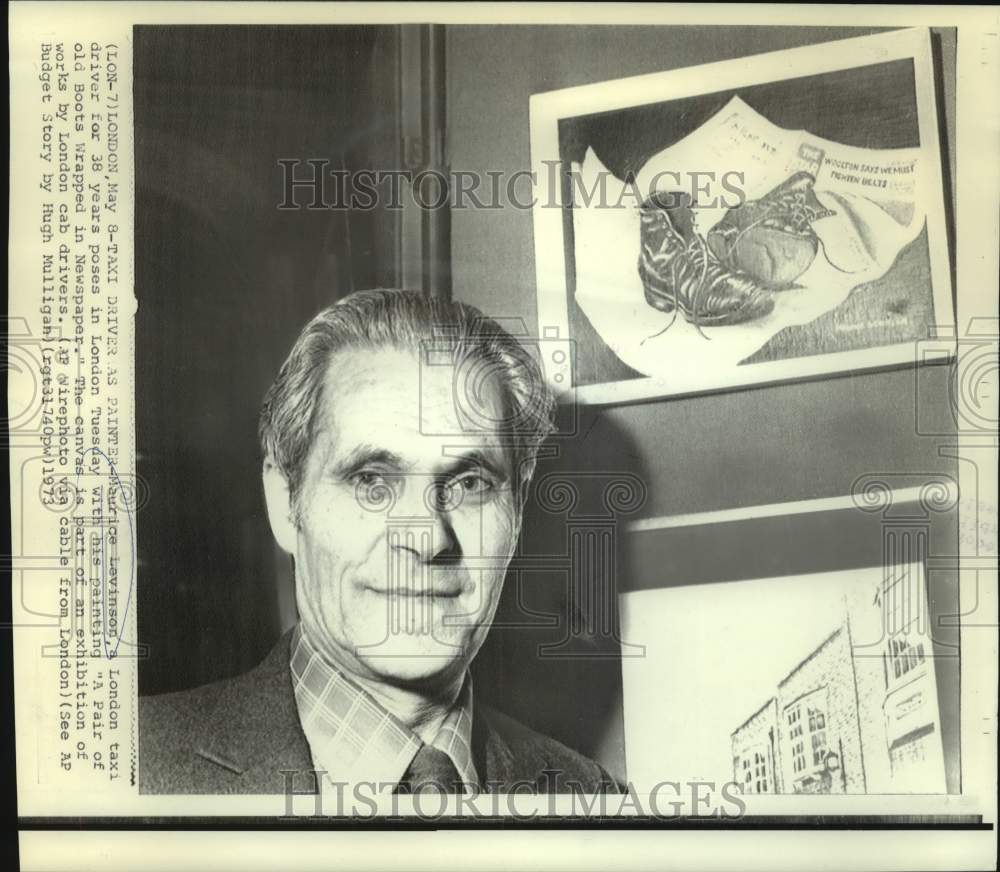 1973 London cab driver Maurice Levinson with his exhibited painting - Historic Images