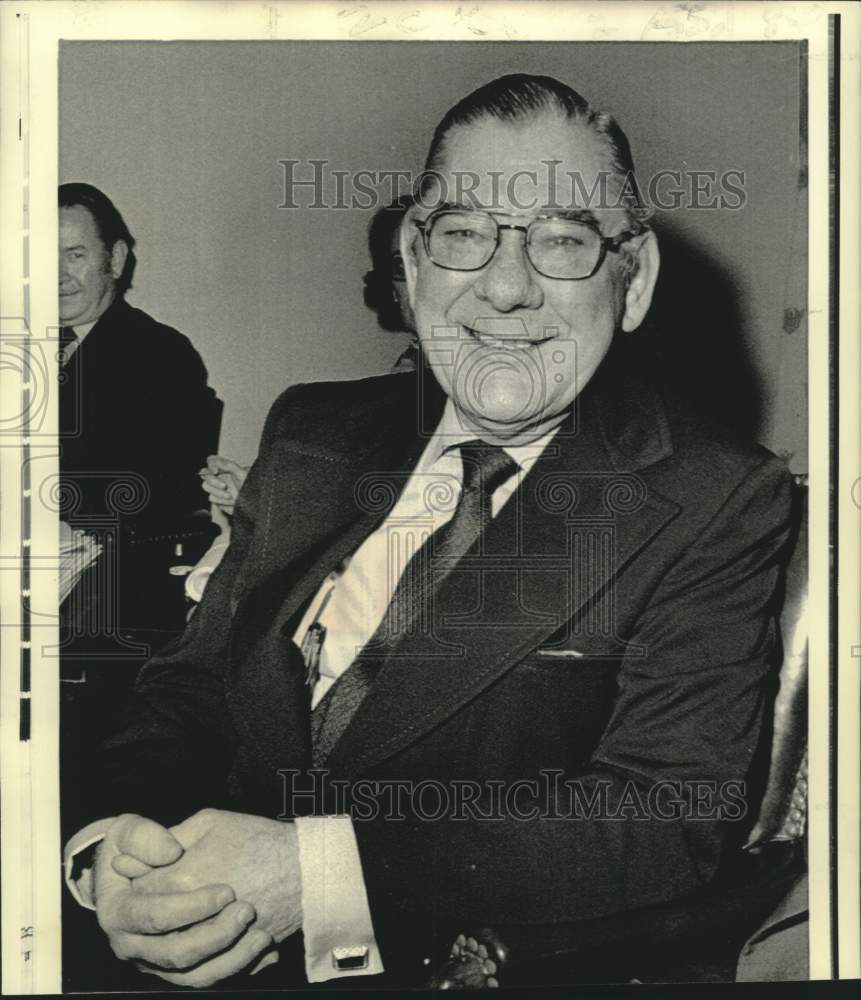 1974 Representative Wilbur Mills speakes with newsmen in Washington - Historic Images