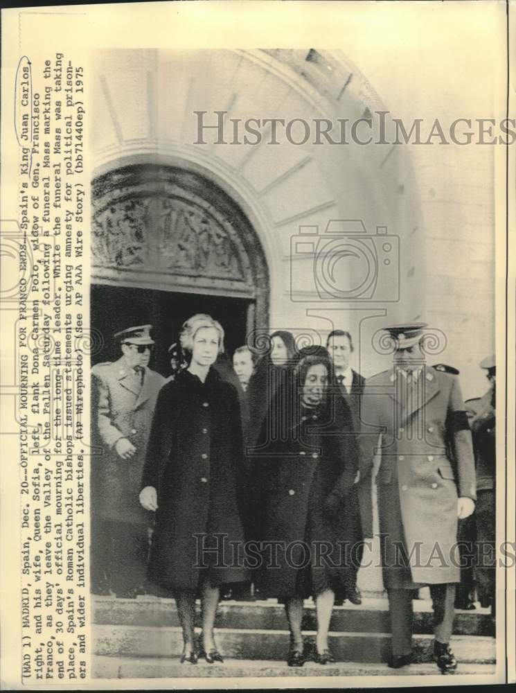 1975 King Juan Carlos and Queen Sofia with Dona Polo attend Mass - Historic Images