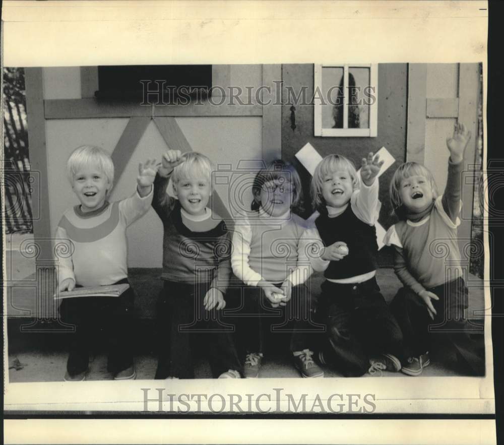 1974 Kienast quintuplets of New Jersey celebrate fourth birthday. - Historic Images