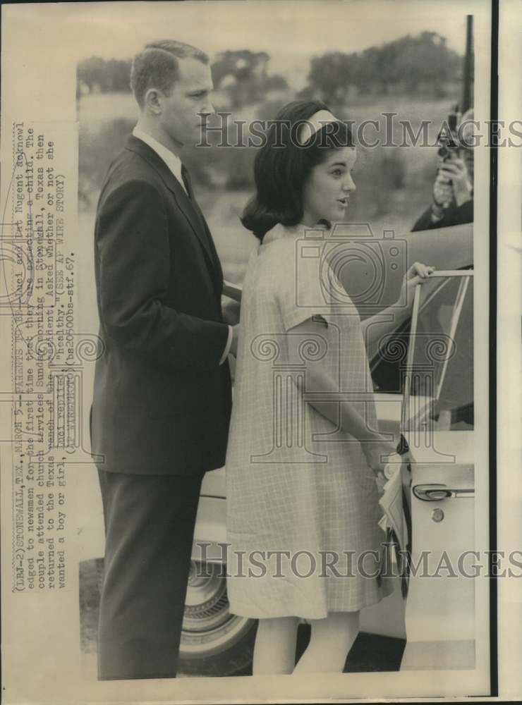 1967 Luci and Pat Nugent attend church in Stonewall, Texas - Historic Images