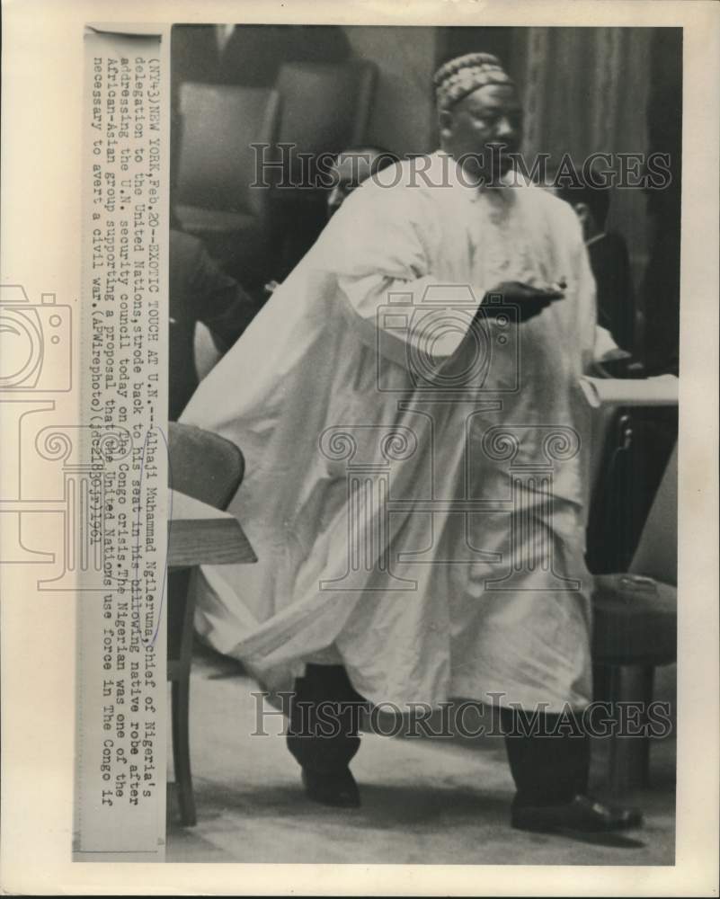 1961 Press Photo Nigeria&#39;s UN delegate Ngileruma in billowing native robe in NY - Historic Images