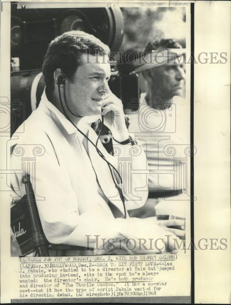 1968 Press Photo &quot;The Sterile Cuckoo&quot; producer and director Alan J. Pakula - Historic Images