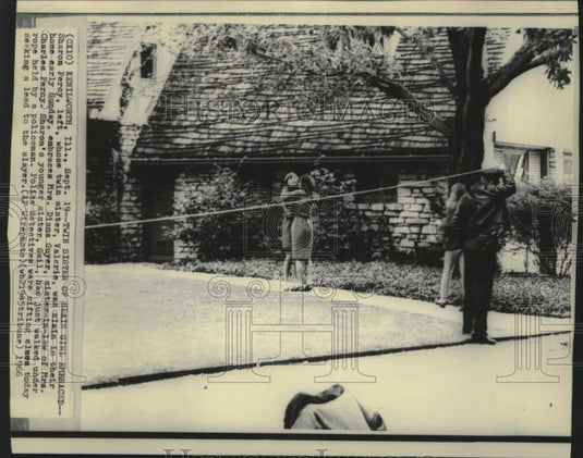 1966 Sharon Percy embraced by Diana Guyer at Illinois murder scene - Historic Images