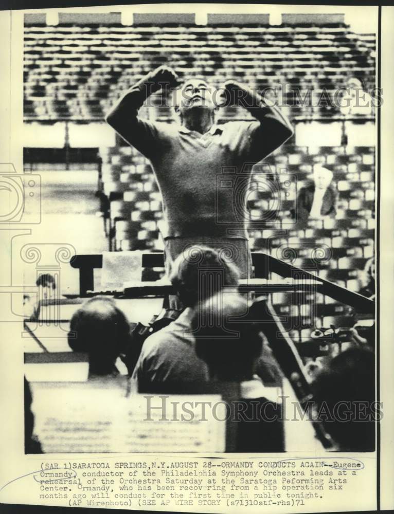 1971 Press Photo Philadelphia Orchestra conductor Eugene Ormandy rehearses - Historic Images