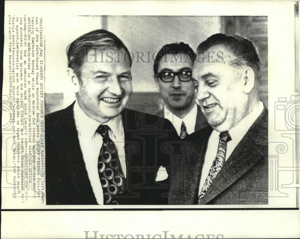 1973 David Rockefeller meets Soviet Vasily Garbuzov in Moscow - Historic Images