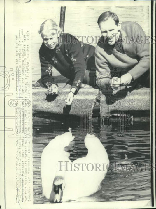 1969 Press Photo Figure skating couple Belousova and Protopopov relax in CO - Historic Images