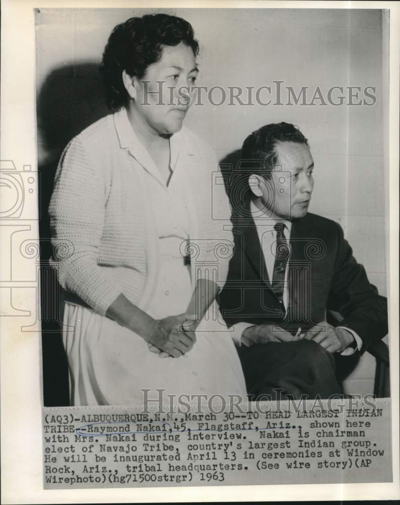 1963 Press Photo Navajo Tribe leader Raymond Nakai interviews with his wife, NM.-Historic Images