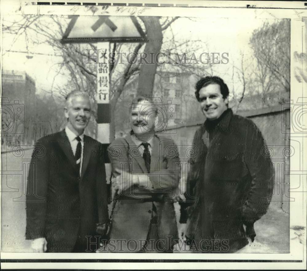 1971 Press Photo John Roderick and other American journalists in Peking, China-Historic Images