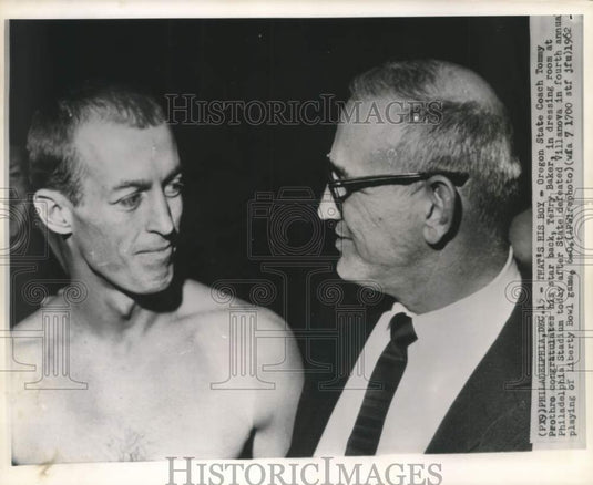 1962 Press Photo Oregon State coach Tommy Prothro and player Terry Baker in PA-Historic Images