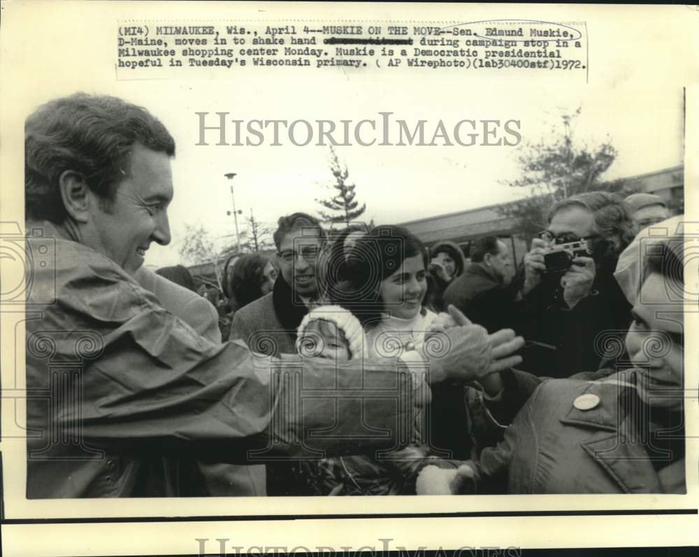 1972 Press Photo Sen. Ed Muskie shakes hands during a campaign stop, Wisconsin-Historic Images