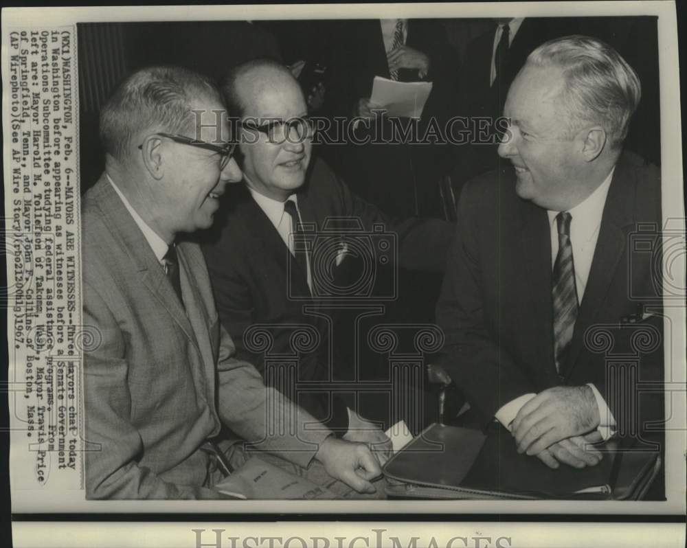 1967 Press Photo Travis Price and other mayors chat at Washington hearing-Historic Images
