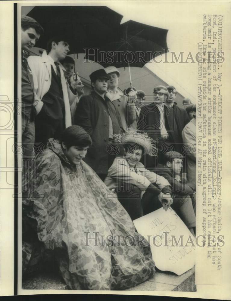 1967 Press Photo Gregory Smith stages hunger strike at Providence College-Historic Images