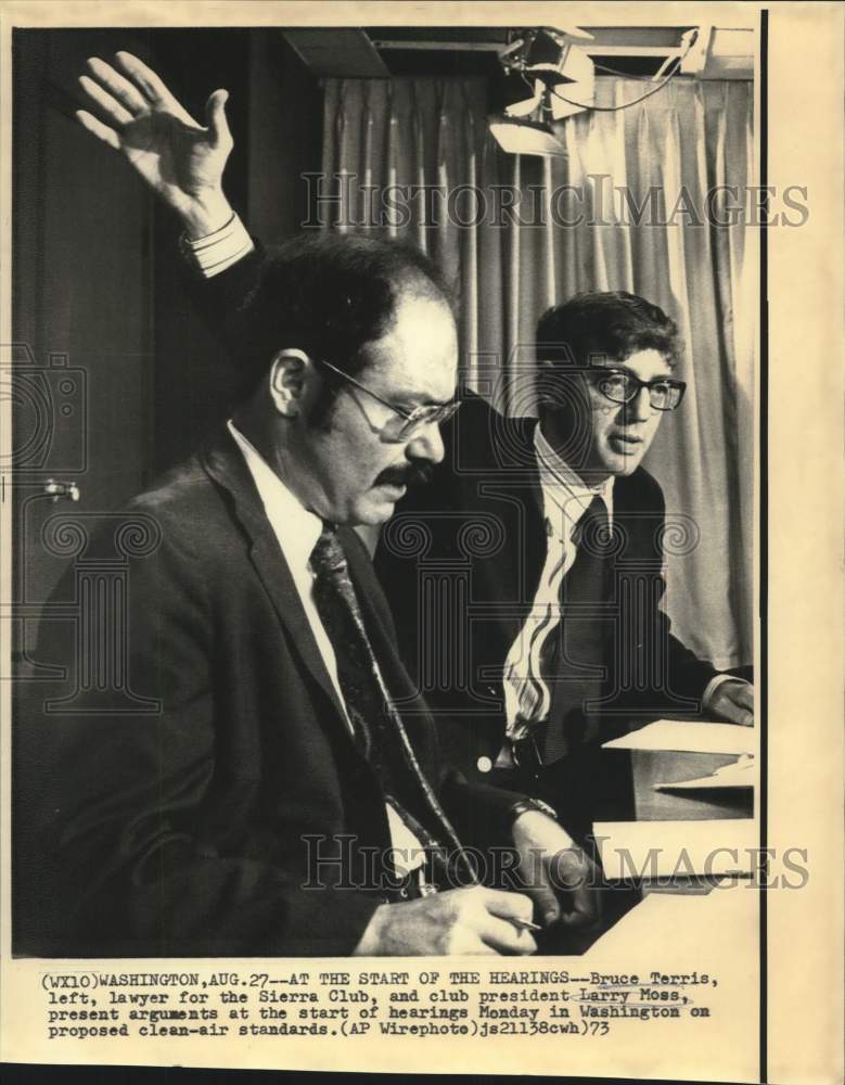 1973 Press Photo Sierra Club Bruce Terris and Larry Moss at Washington hearings-Historic Images