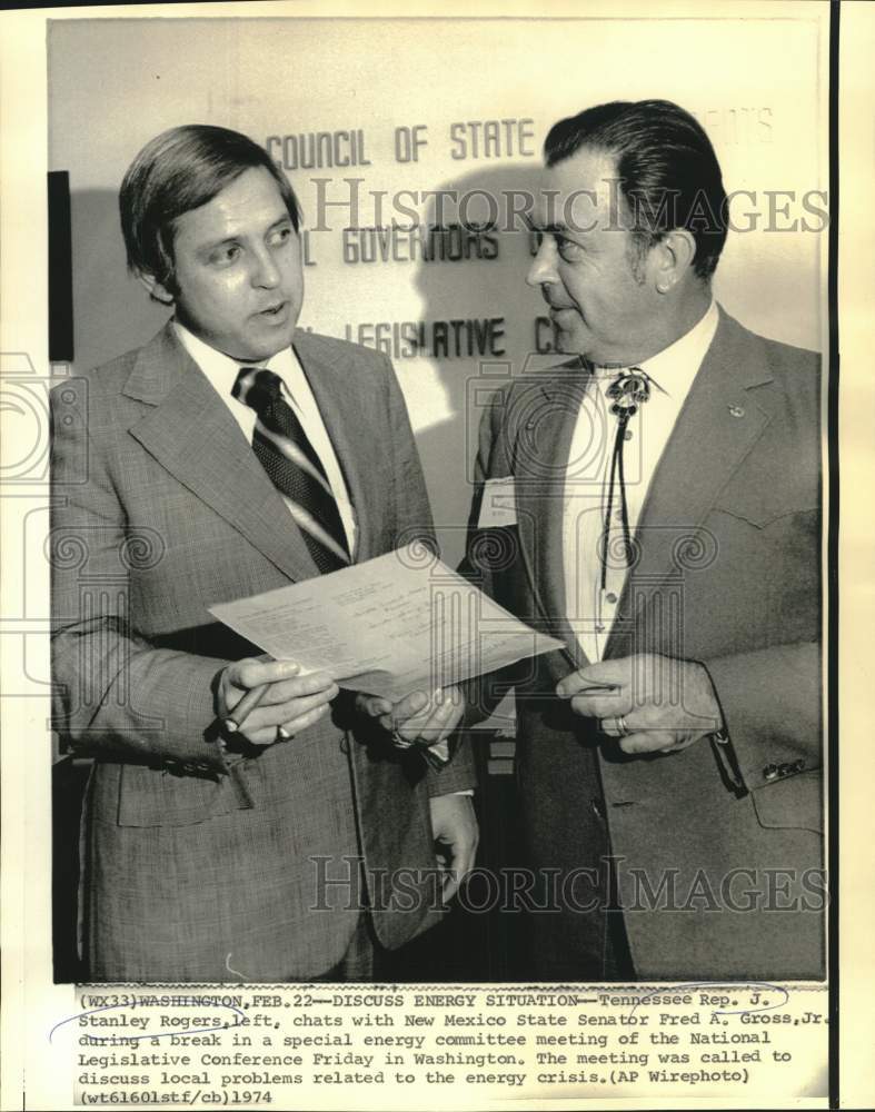 1974 Press Photo Congressmen Stanley Rogers and Fred Gross chat in Washington-Historic Images