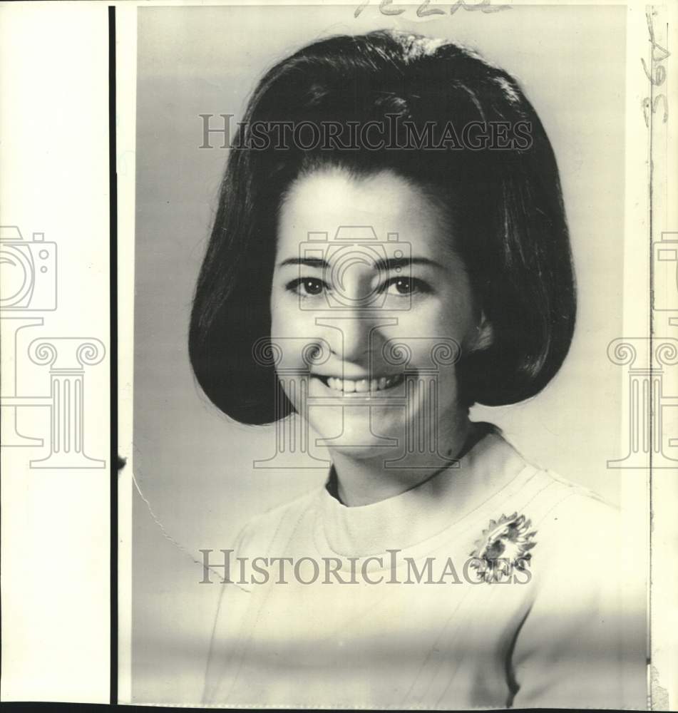 1970 Press Photo Stewardess Ina Dale Runnels from MIssissippi poses for a photo - Historic Images